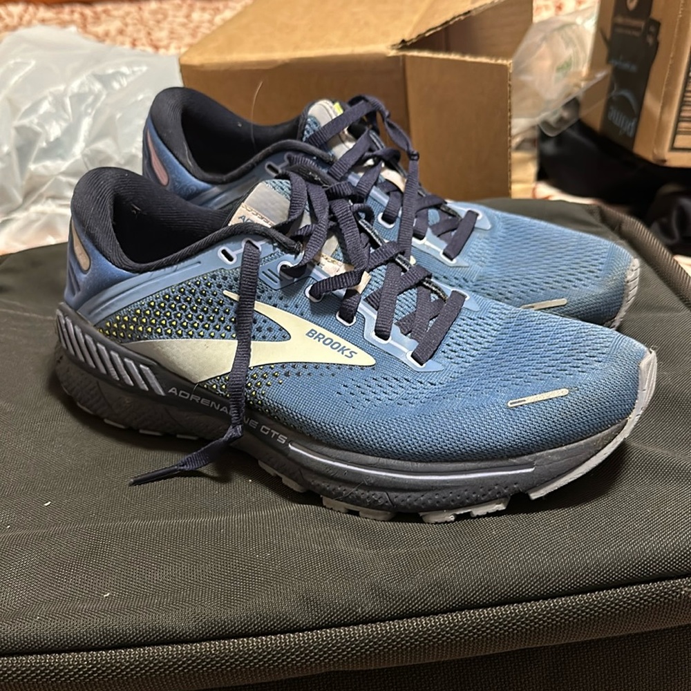 Brooks Adrenaline GTS 22